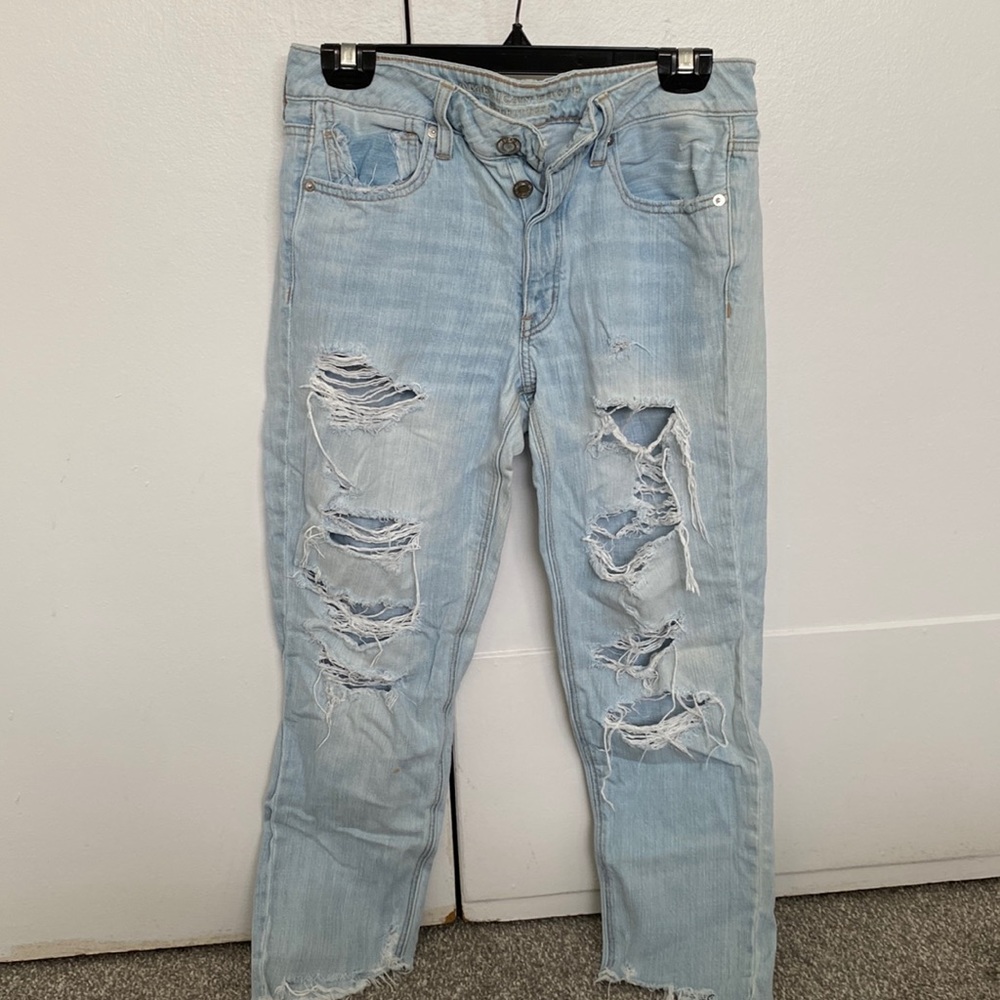 Tomgirl American eagle size 6 light wash jeans